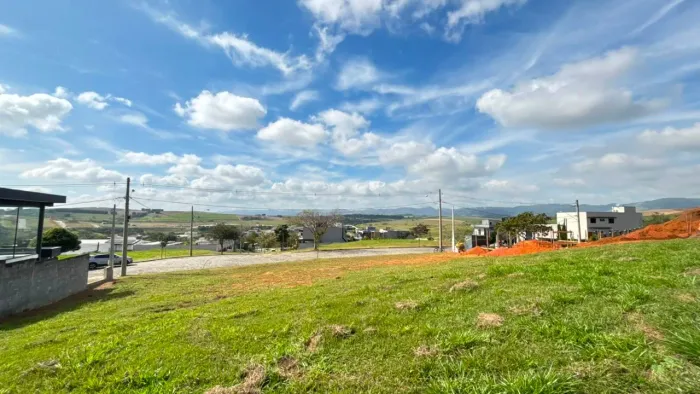 Terreno à Venda no Condomínio EcoPark Bourbon em Caçapava - SP