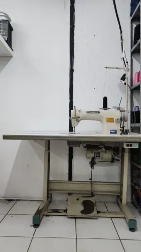 Máquina de costura Reta Lanmax R$700,00