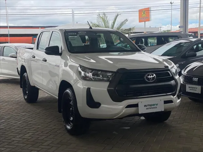 Toyota Hilux CD 4X4 2.8 Diesel Mec. 2024