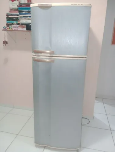 Vendo geladeira para conserto