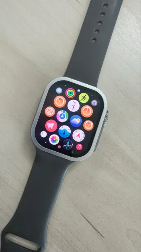 Apple Watch Ultra 2 49mm Titânio GPS Celular - 90% bateria