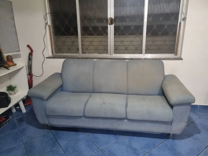 Sofa 3 lugares bem conservado so precisa de uma higeniacao