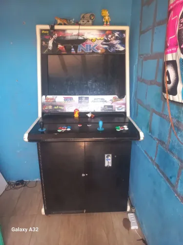 Vende-se fliperama com TV Led 32 pronto para jogar