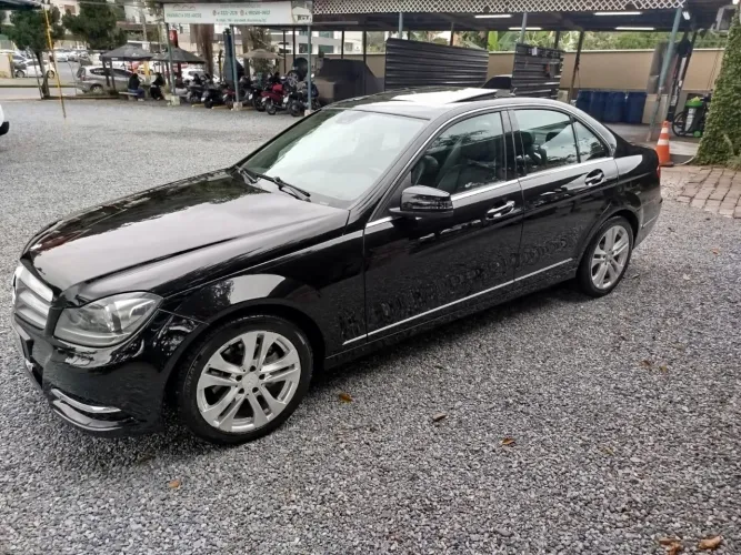 Mercedes-Benz C-200 CGI Avantgarde 1.8 16V 184cv Aut. 2013
