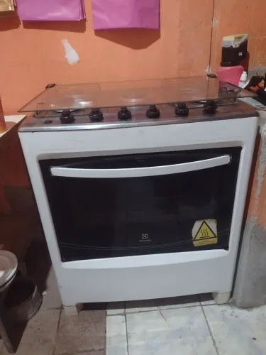 Fogão 5 bocas funcionando ( Electrolux)