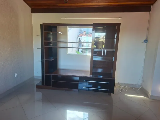Estante de sala