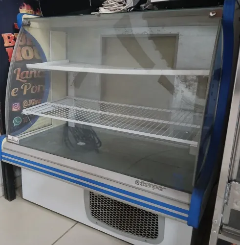 Expositor refrigerado 127v,  medida 1,20 (comprimento) X 75 (largura)