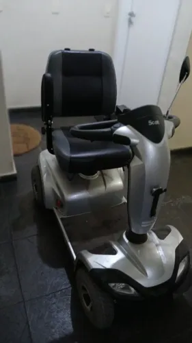 Cadeira de rodas motorizada Scooter Scott x Ottobock ano 2018