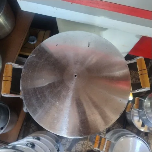 Panela em alumínio batido num 36 