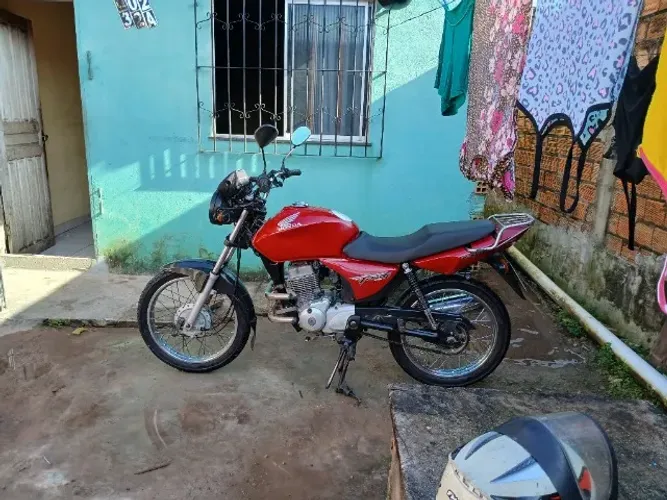 Titan 150 em perfeito estado de conservação selada e quitada 