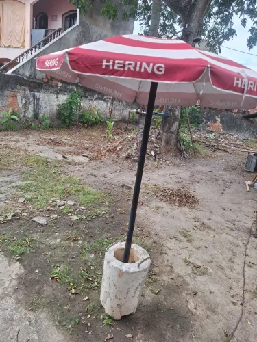 Guarda-sol com base e barra para bares e chácaras
