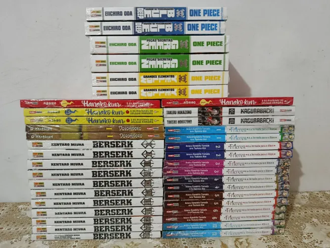 Mangás Berserk, Dorohedoro, Frieren, Hanako-kun, Kagurabachi e One Piece Databook