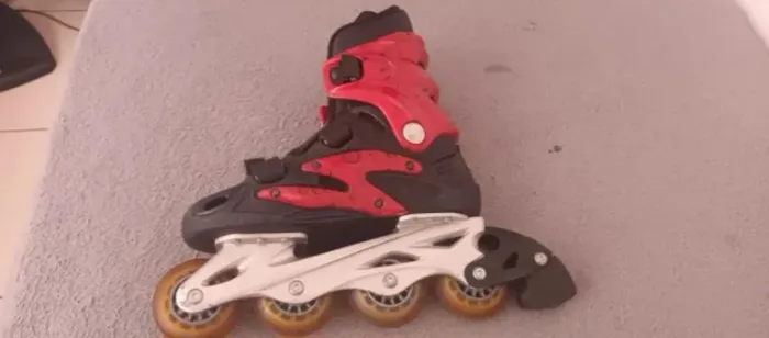 Patins original profissional AIR FLOW traxart com defeito nas presilhas