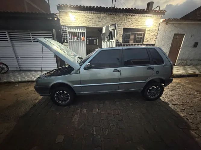 Fiat Uno Mille Grazie 1.0 Fire Flex 8V 4P 2013