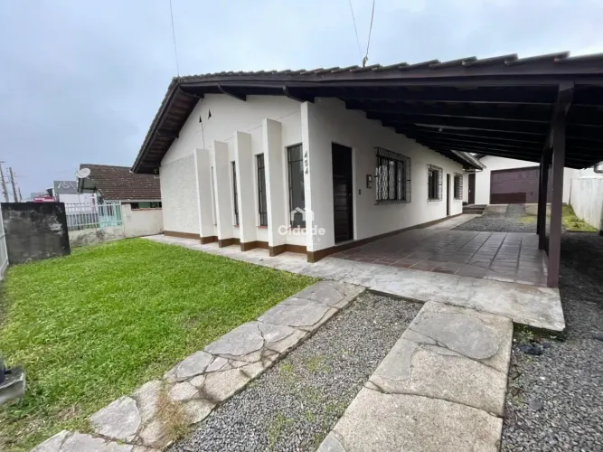 Casa para locação no Centro - Ampla, confortável e com área de festas