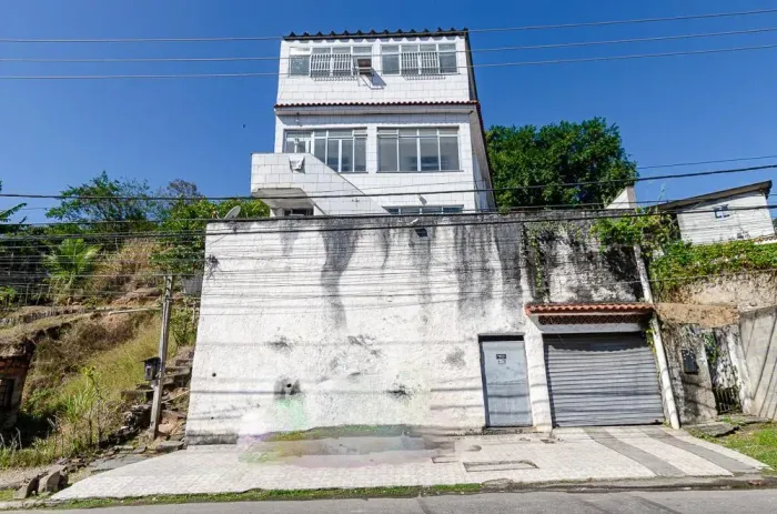 Apartamento para venda possui 360 metros quadrados com 6 quartos