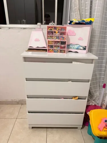 Cômoda infantil impecável 