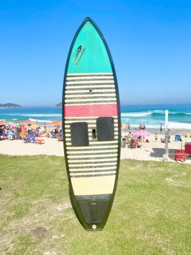 Prancha de Stand Up Paddle marca LinesUp tamanho 8.2