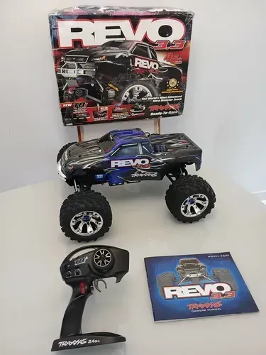 Traxxas Revo 3.3 - Novo