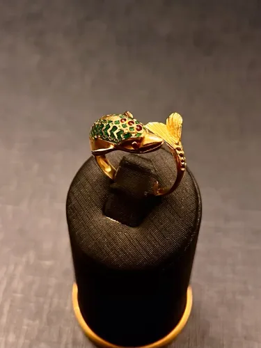 Anel Emerald Dolphin em Ouro 18k 750
