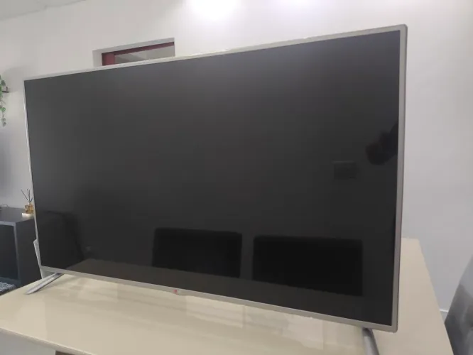 Tv LG 55" usada 55LB5600 - Leia a Descrição (possível problema na placa)