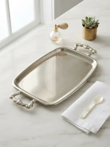 Bandeja Decorativa Retangular com Alças Trabalhadas (35 cm) - Estado de Nova!