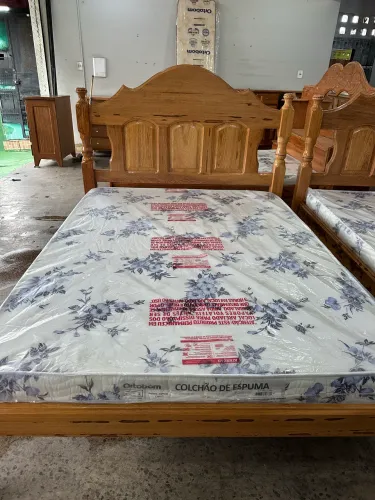 Cama de madeira