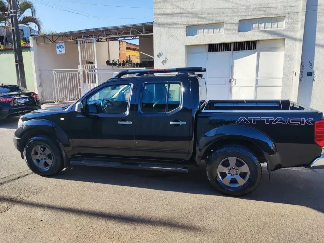 Nissan Frontier LE Attack CD 4X4 2.5 TB Die.aut 2012