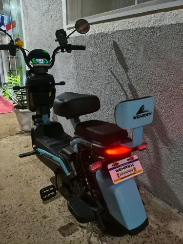 Moto elétrica azul-clara 1000W com nota fiscal