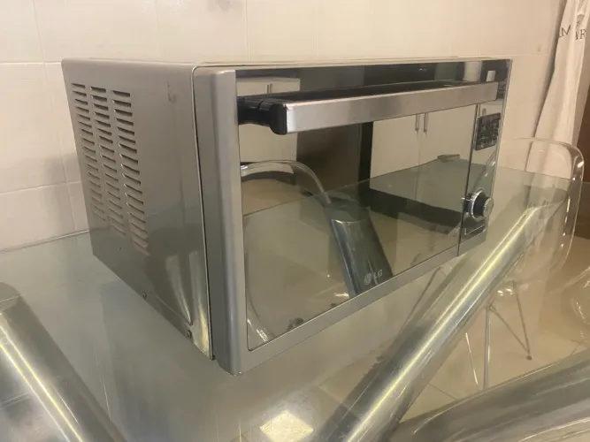 Forno elétrico + microondas (Inox/espelhado)