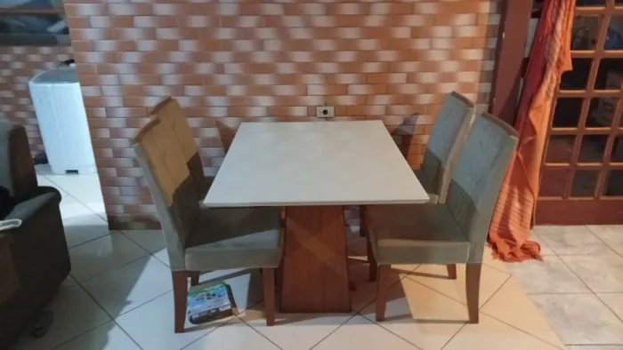 Vende se mesa nova 3 meses de uso