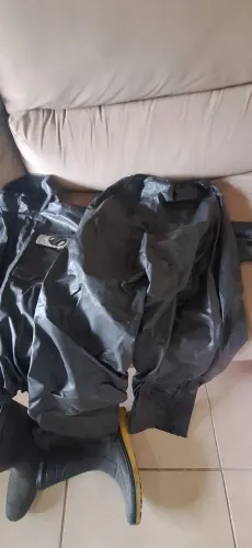 Capa de chuva alba + bota N43