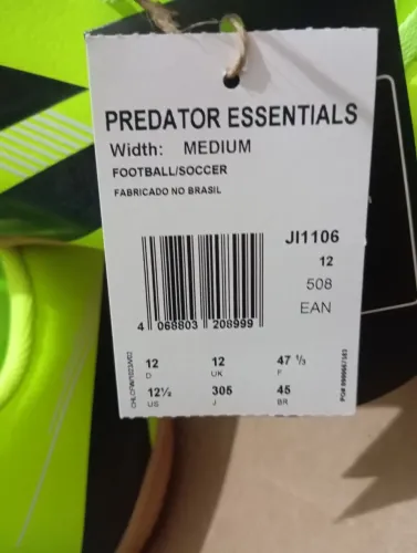Chuteira Futsal Predator Essentials