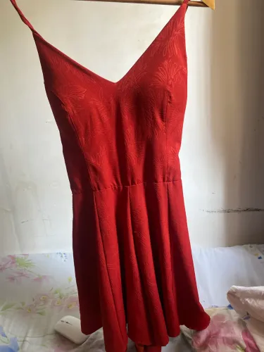 Vestido vermelho queimado