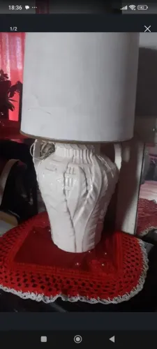Vendo um lindo abajur antigo