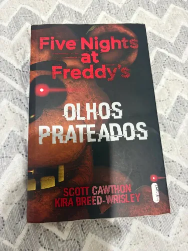 Livro - FNAF OLHOS PRATEADOS (Five Nights at Freddy?s) Schott Cawthon 