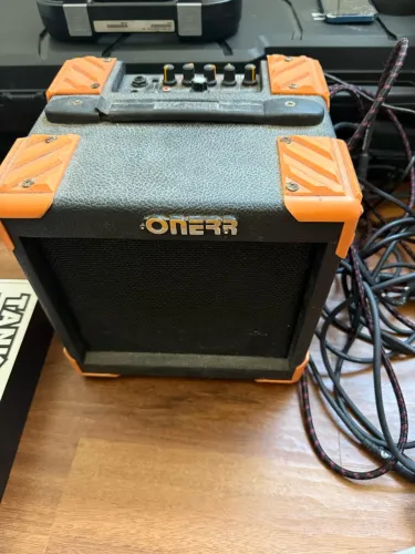 Amplificador de Guitarra OneRR Block 20TU 20W - Cubo com Drive