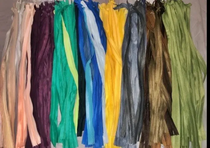 Lote com 50 zíperes invisíveis de 50 cm para costura e artesanato