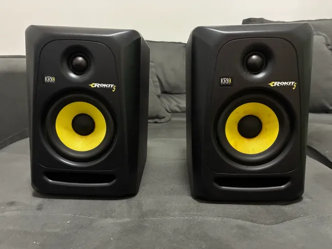 Monitores de estúdio KRK Rokit 5 - Par