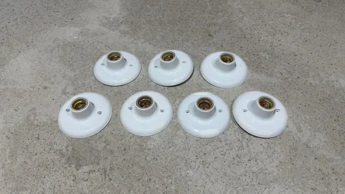Plafonier branco com bocal, usado, total 7 unidades por R$15,00