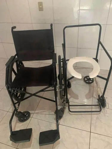1 Cadeira de Rodas e 1 Cadeira de Banho