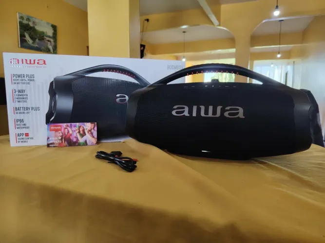 Boombox plus aiwa