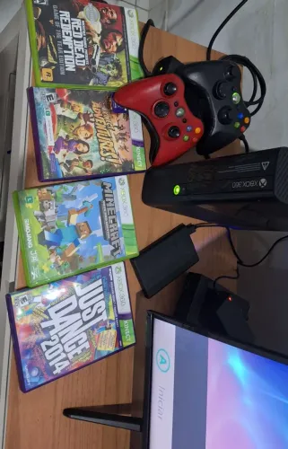 Xbox 360 Slim RGH + 2 kinnect + hd interno 250gb + hd externo 45 jogos + 4 jogos originais