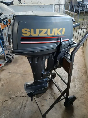 Motor suzuki 15hp sem novo!