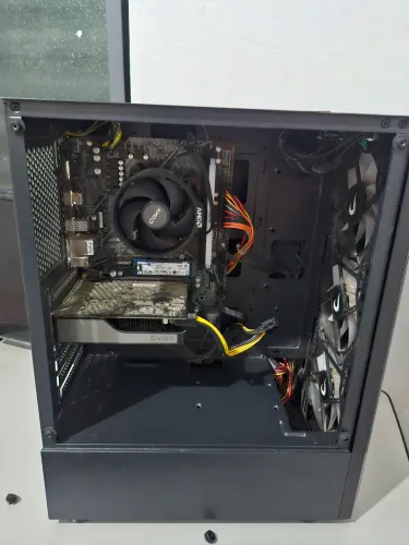 PC Gamer Ryzen 5 4600G + 16GB RGB + SSD 500GB + HD 500GB | Roda Minecraft, Roblox e Mais