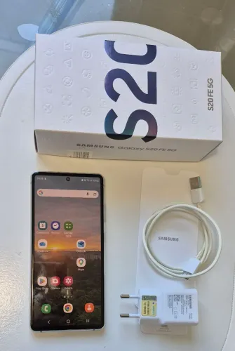 S20 FE 5G em perfeito estado