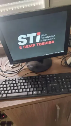 Computador Desktop + monitor + 500GB + 4GB RAM + teclado e mouse