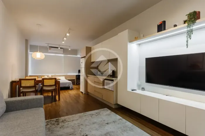 Studio mobiliado com vista para o mar no Centro de Florianópolis
