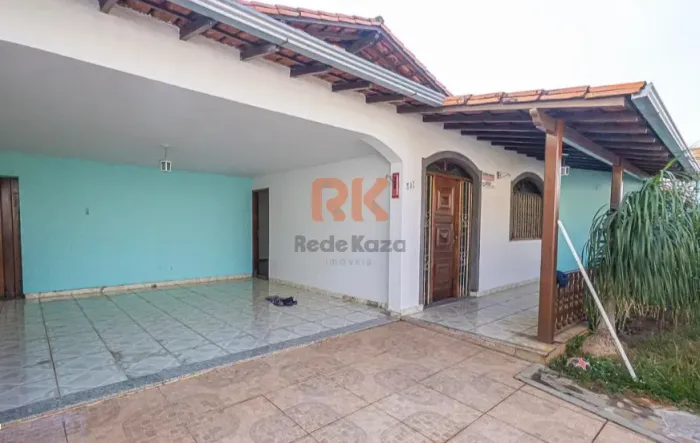 Casa residencial com 4 quartos e quintal para aluguel no Ouro Preto