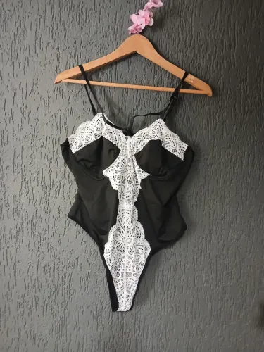 Body com detalhe em rendas ! 